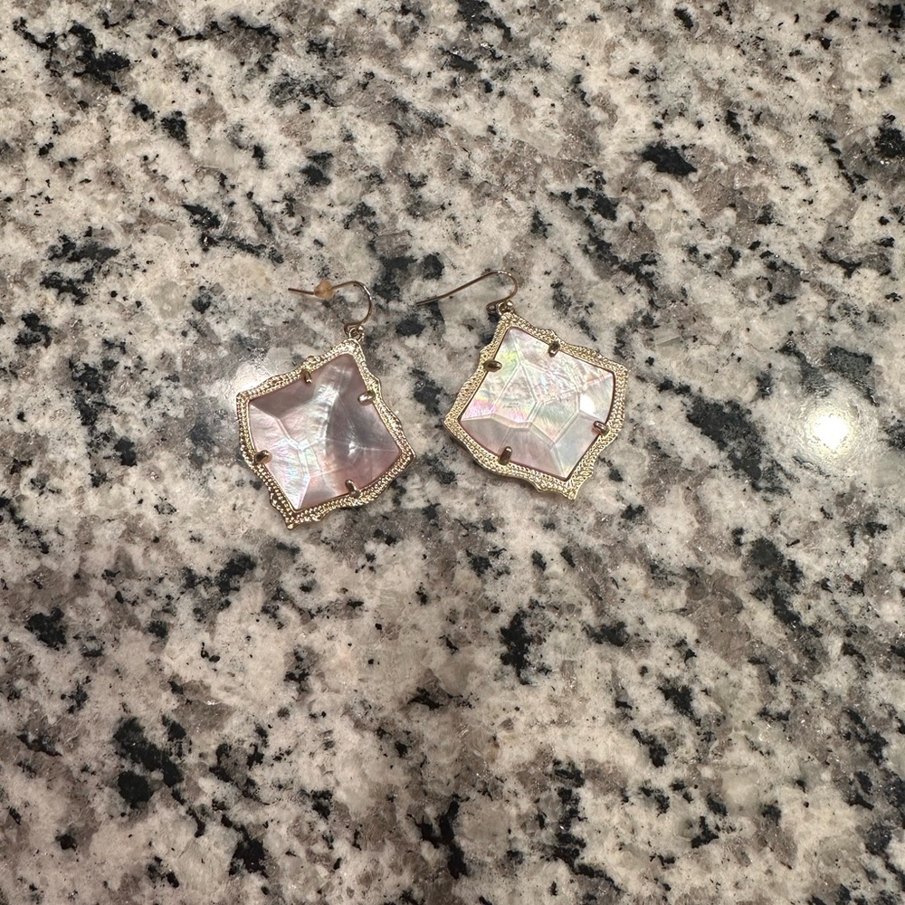 Kendra Scott Kirsten Pink Pearl gold drop Earrings